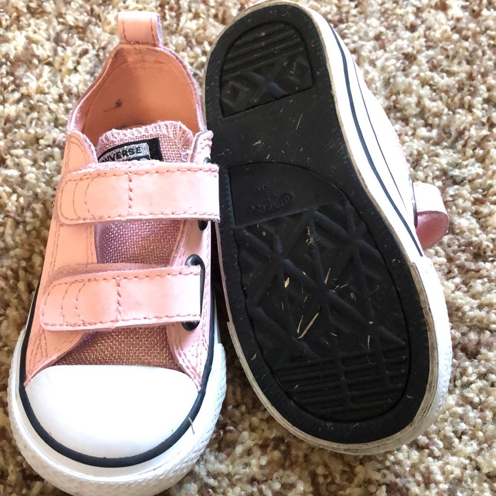 Converse size 7